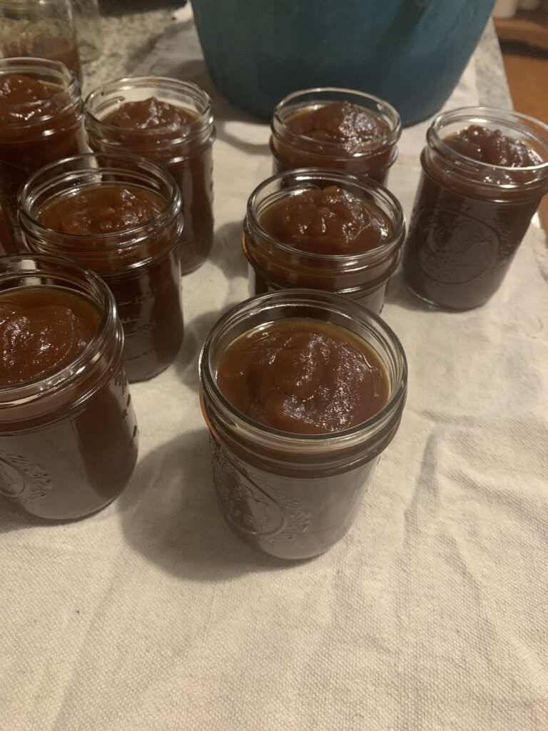 apple butter in canning jars